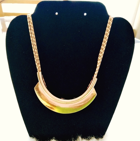Gold Cleo Necklace - Picture 1 of 1